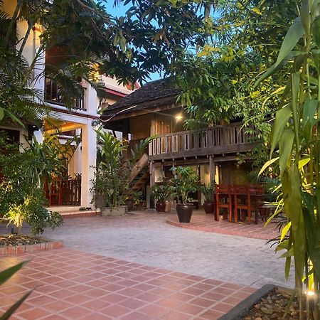 לואנג פרבאנג Golden Sun Boutique Hotel מראה חיצוני תמונה
